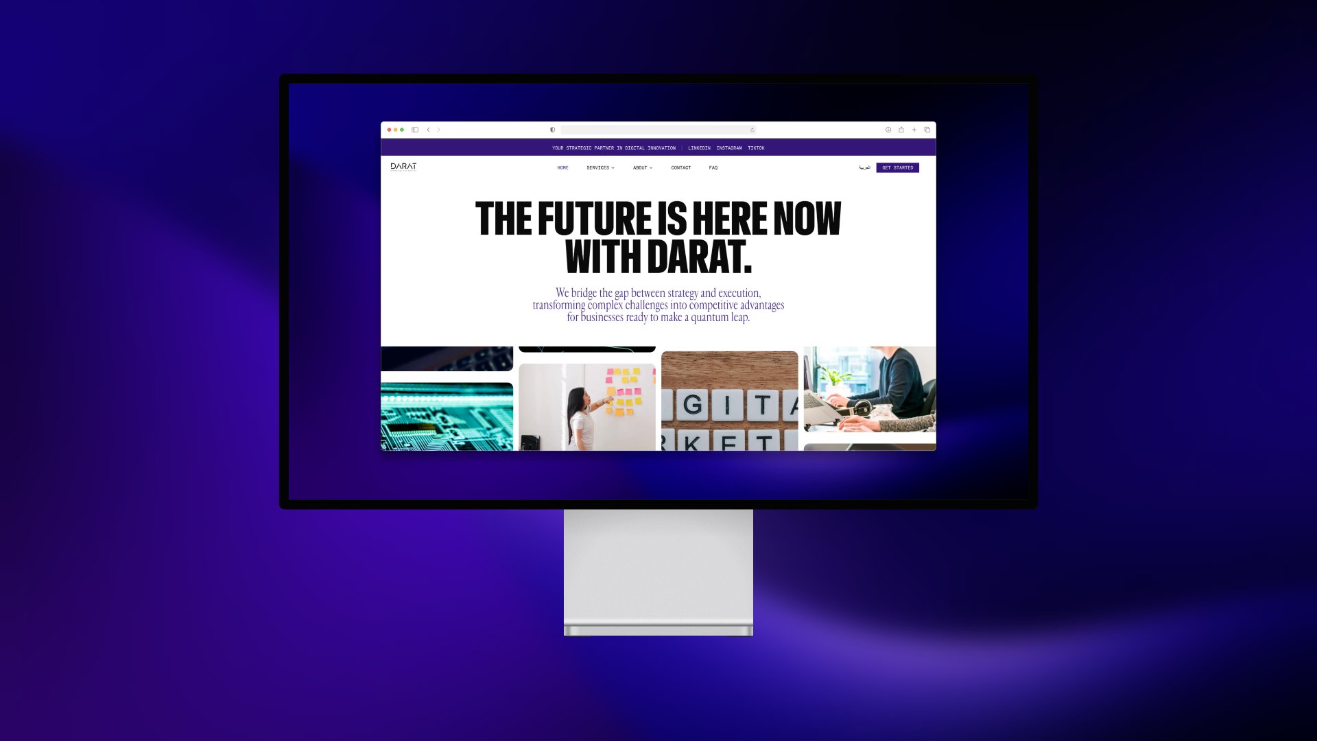 Darat, A wall of photos that drifts apart